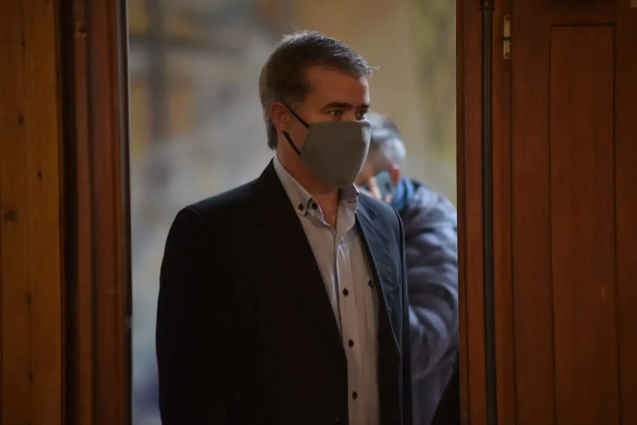 Porqué se tomó la decisión del aislamiento y hasta cuándo se va a extender