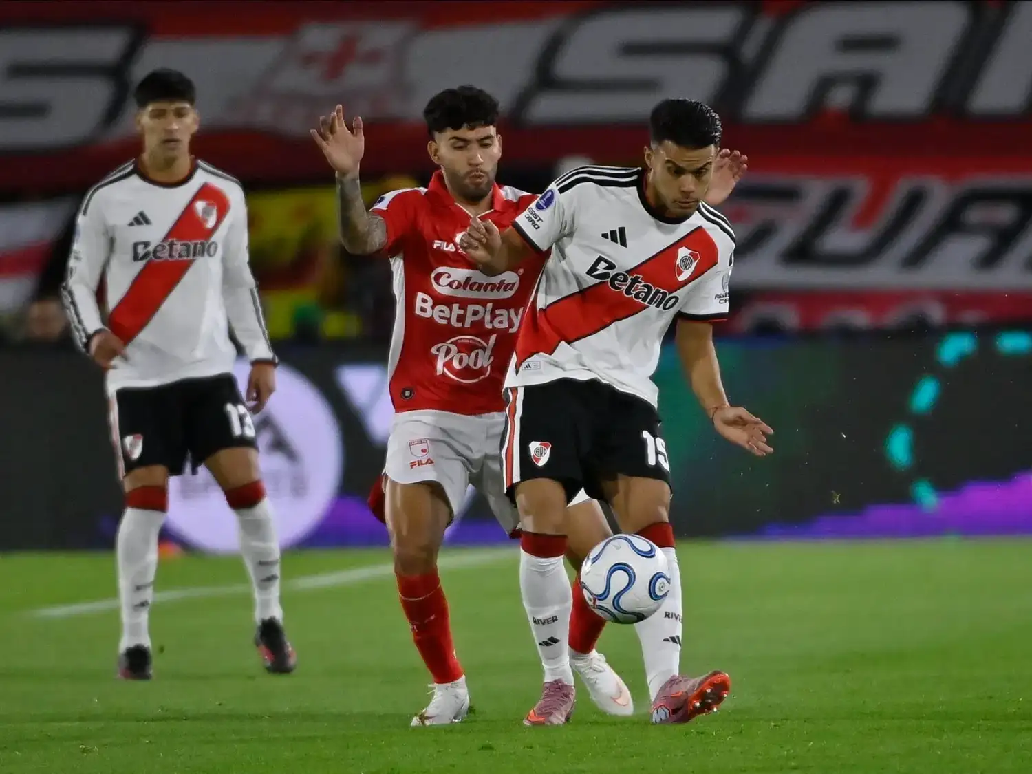 River no pudo en Colombia y definirá la serie ante Santa Fe en el Monumental