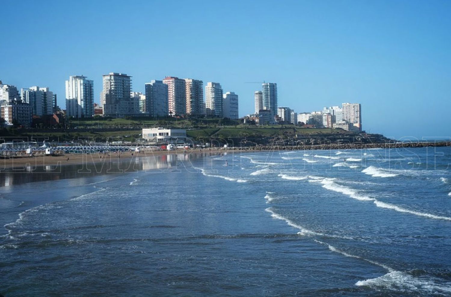 El sol hace sentir la primavera en el martes marplatense