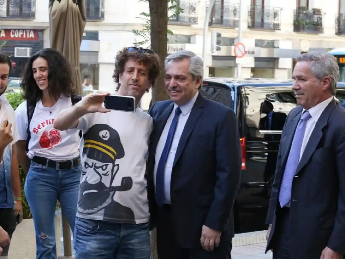 "Nunca hay que dar nada por ganado", aseguró Alberto Fernández desde Madrid