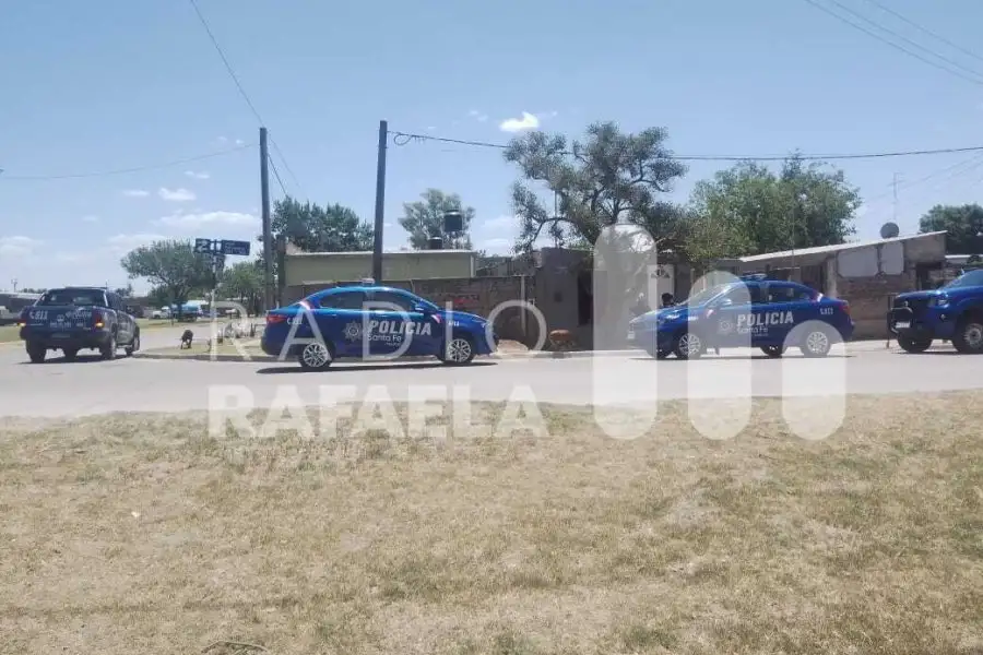 Efectivos policiales en el domicilio