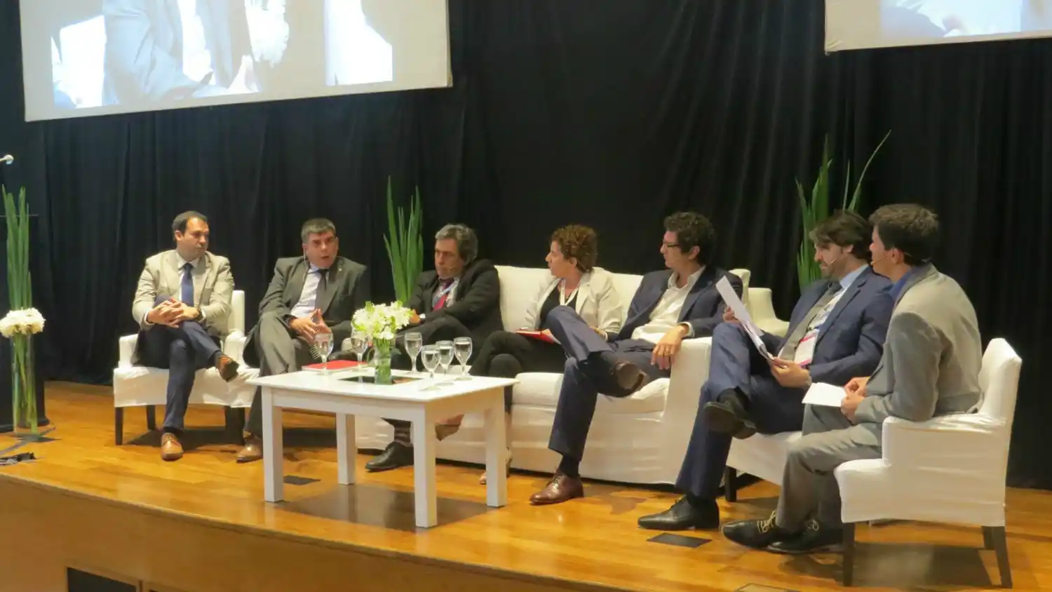 Seminario sobre ecosistema productivo de alta tecnología