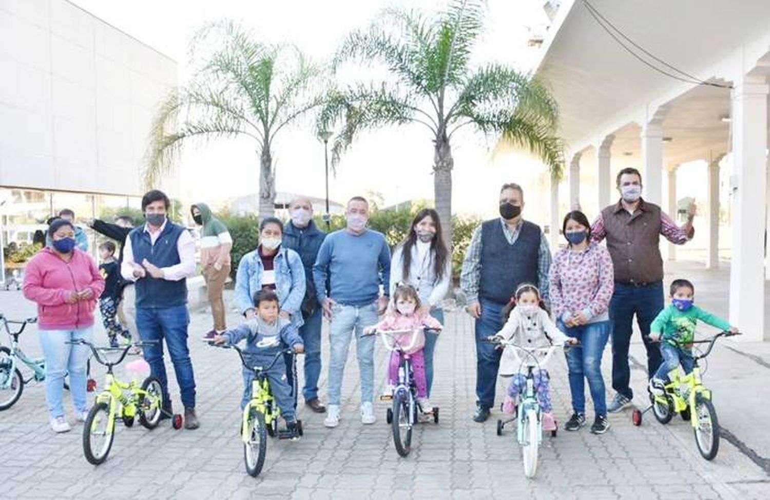 Se entregaron las 50 primeras bicicletas en el mes de las  infancias