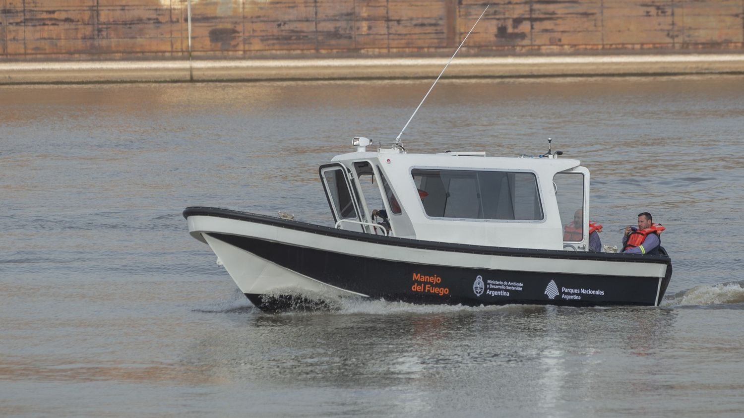 Por el río y la zona de islas, continúa la búsqueda del empresario desaparecido en Reconquista