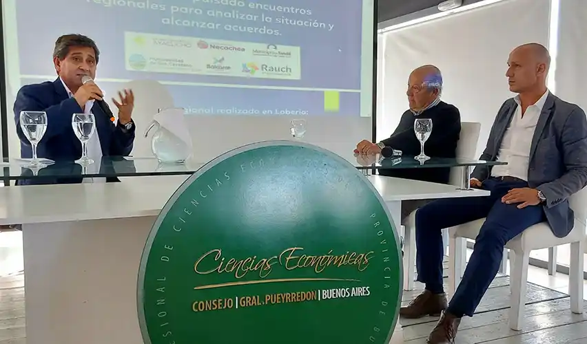 Exponen sobre desafíos de los municipios de la región