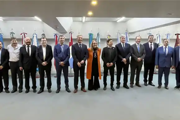 Algunos gobernadores del PJ se reúnen para fijar posición ante la presidencia de Milei