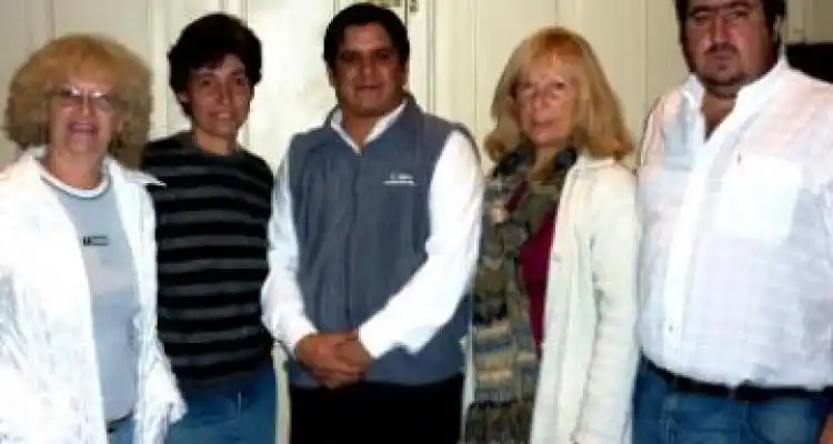 Firman convenio para la recolección de aceite vegetal usado
