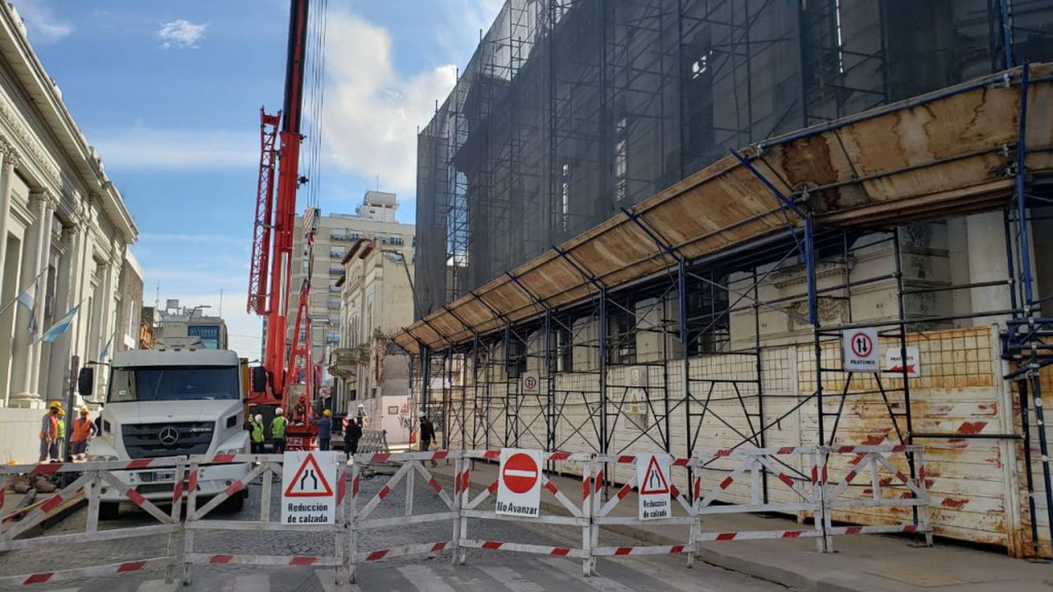 Por obras en el Paseo del Banco, se restringe el tránsito en la calle Rodríguez