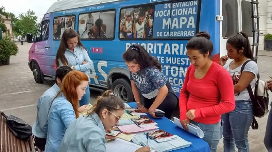 El Gobierno anunció el aumento de las becas en la provincia