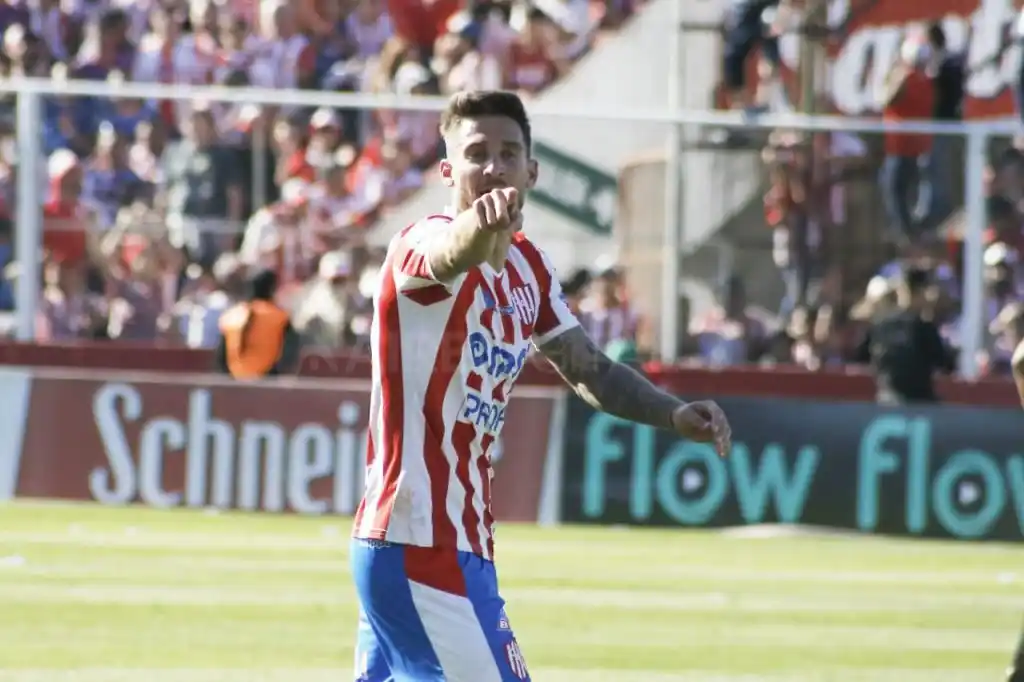 Unión se adueñó del clásico frente a Colón