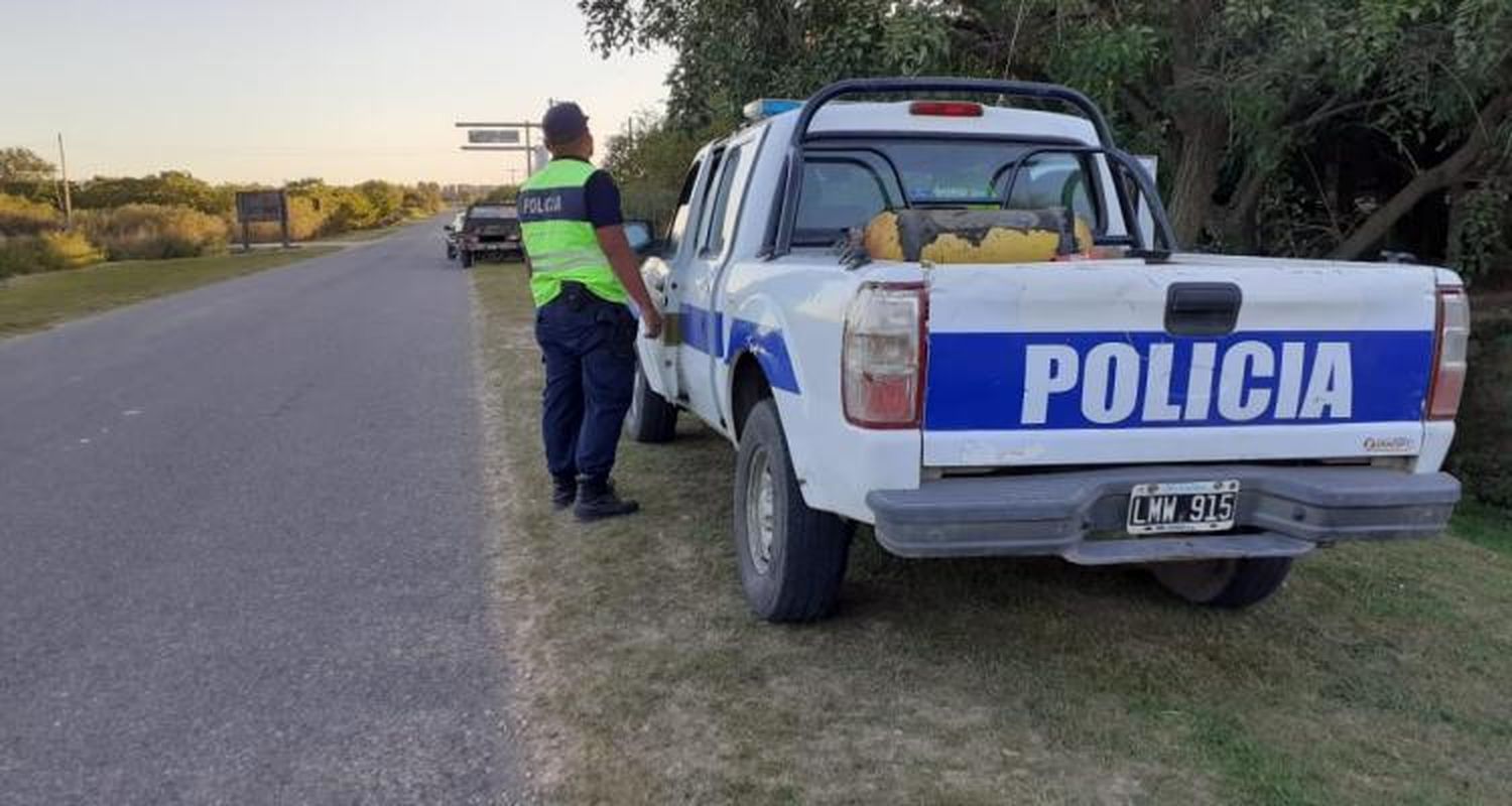 Cuarentena: iba a Vuelta de Obligado y la persiguió la policía porque no pudo justificar qué hacía en la calle