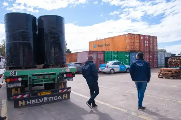 La Aduana entrega más de 500 m3 de papel a la Fundación Garrahan para promover el cuidado del ambiente