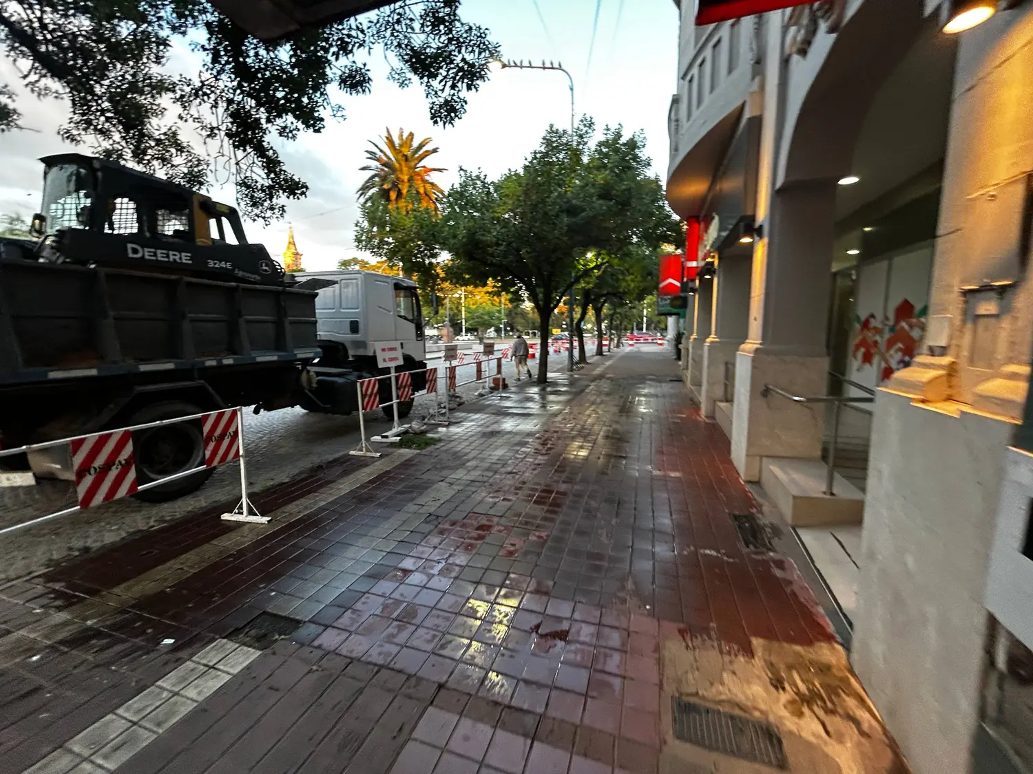 Avanzan las obras de remodelación de las veredas del centro. Crédito: Radio Rafaela