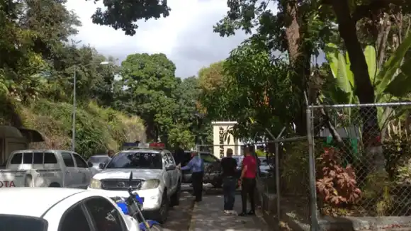 ¡SIN DECLARACIONES! Familiares de Leoner Azuaje acudieron a la morgue de Bello Monte (+ Video)