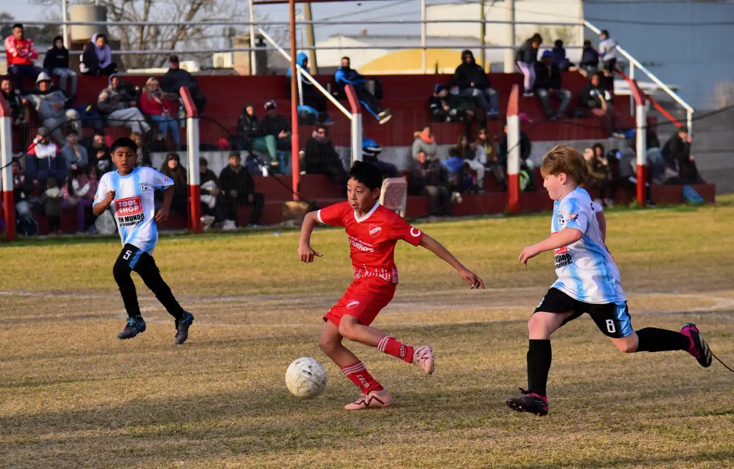 Lo más chicos tendrán una jornada sabatina a puro fútbol.