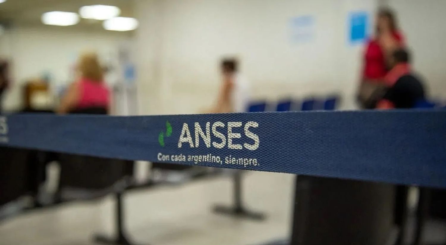 Después de haber pasado por la auditoría, los beneficiarios pueden entregar la documentación en la ANSeS (Foto Ilustrativa).