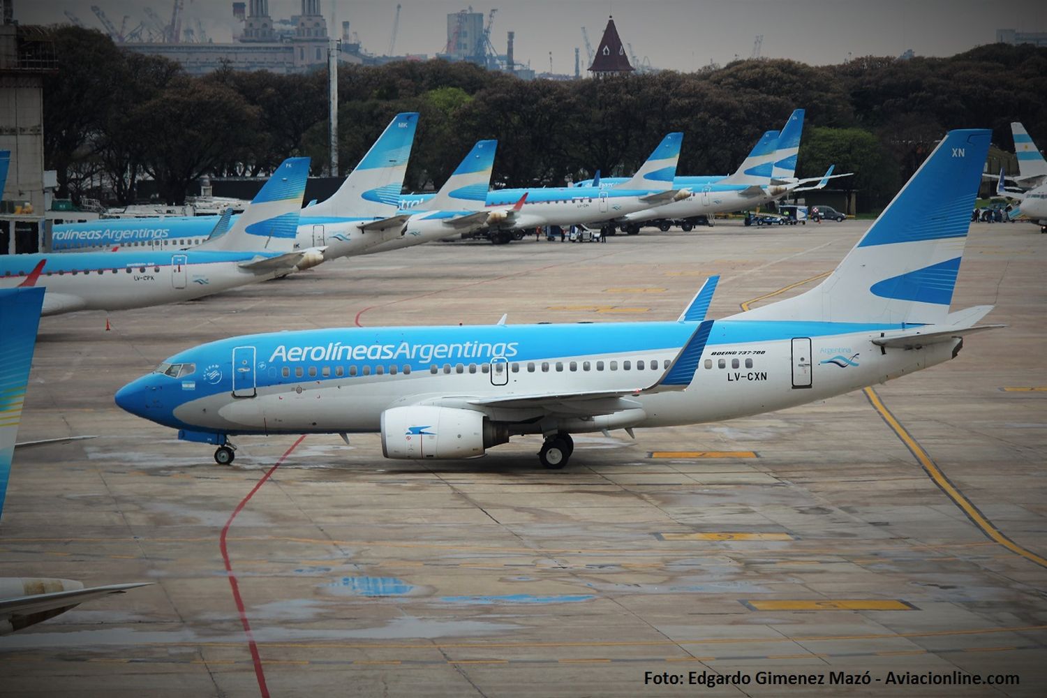 Otro Boeing 737-700 de Aerolíneas Argentinas recibió el livery actual de la empresa