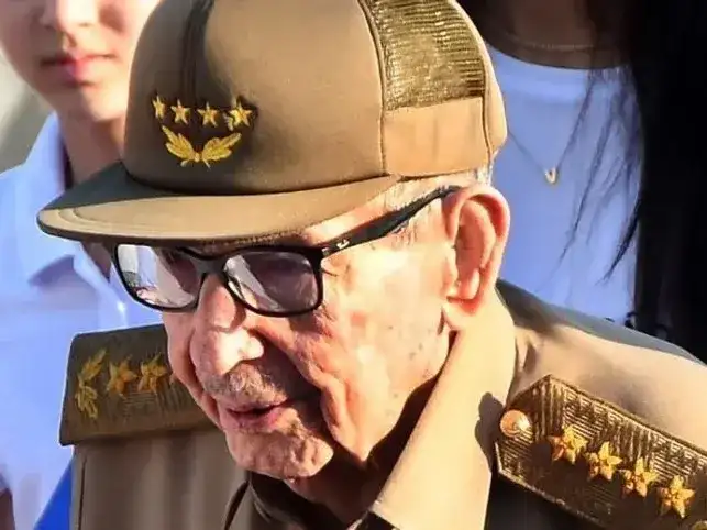 Una jueza en Florida emitió una orden de arresto a Raúl Castro.