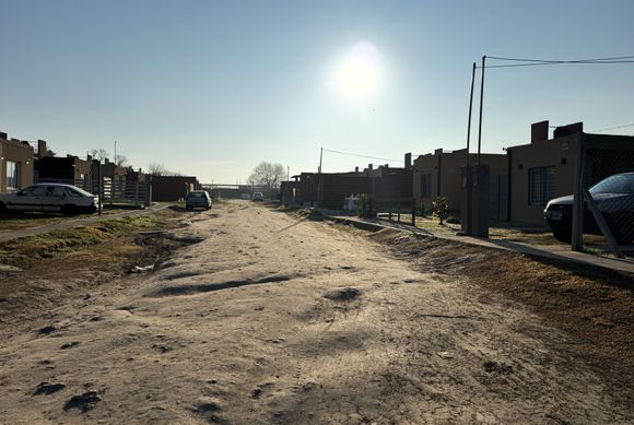 84 viviendas: comenzó la obra para el suministro eléctrico legal en el barrio