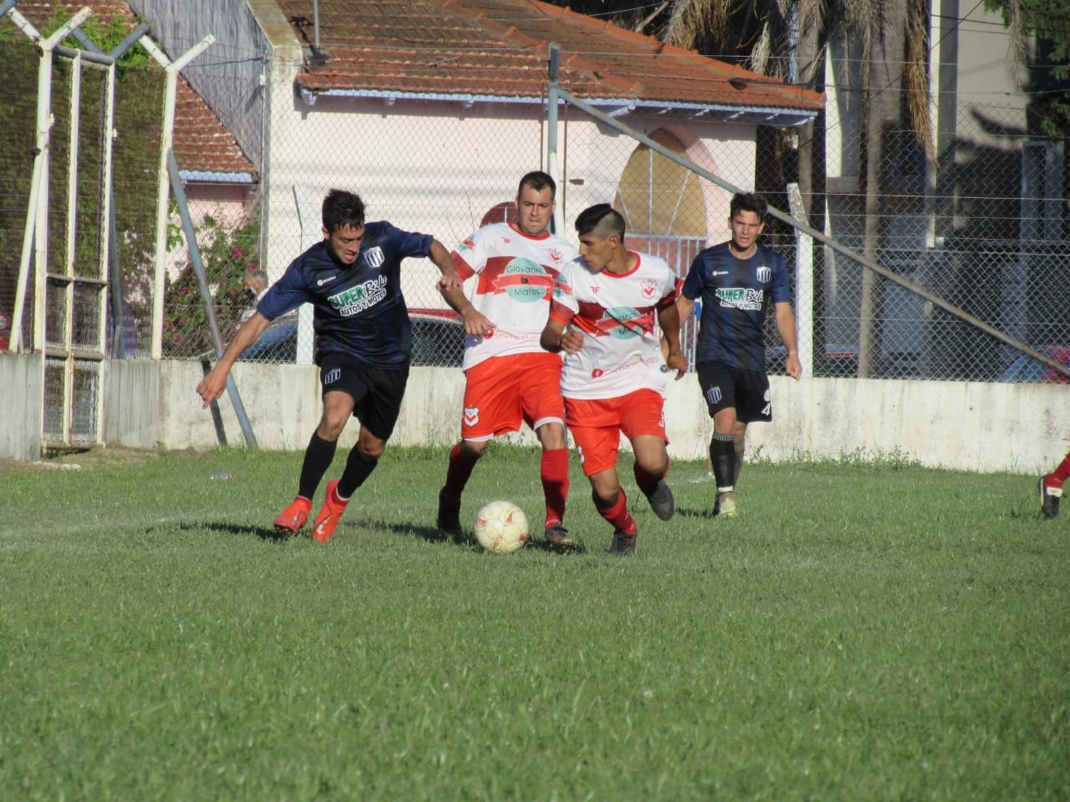 Fútbol local: Ganaron Sportiva y Libertad. Empató B. Norte