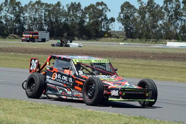 Un motorista que se posiciona en varios torneos del automovilismo