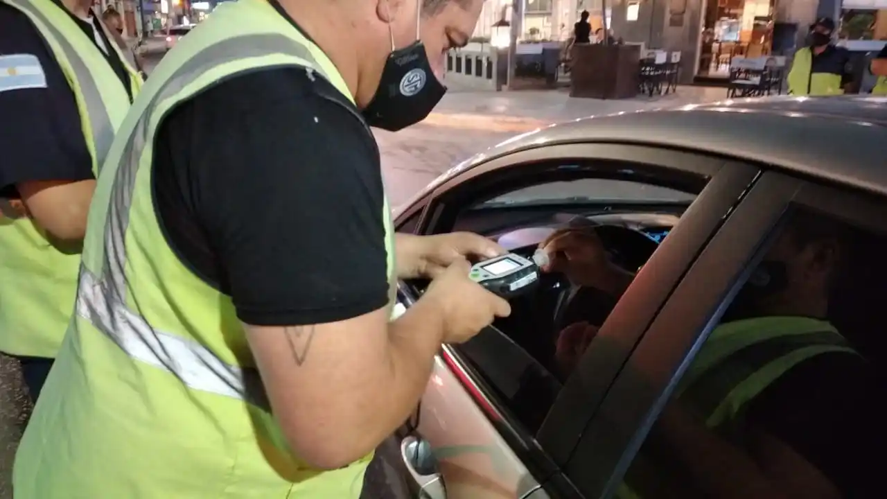 Nocturnidad: control de alcoholemia y un inspector agredido en fiesta clandestina desbaratada