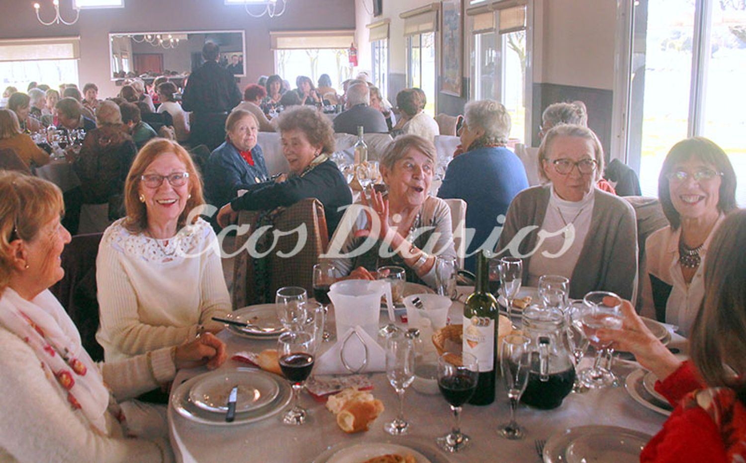 Docentes jubiladas celebraron el Día del Maestro
