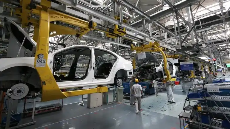 La producción automotriz se desplomó casi 26% en octubre