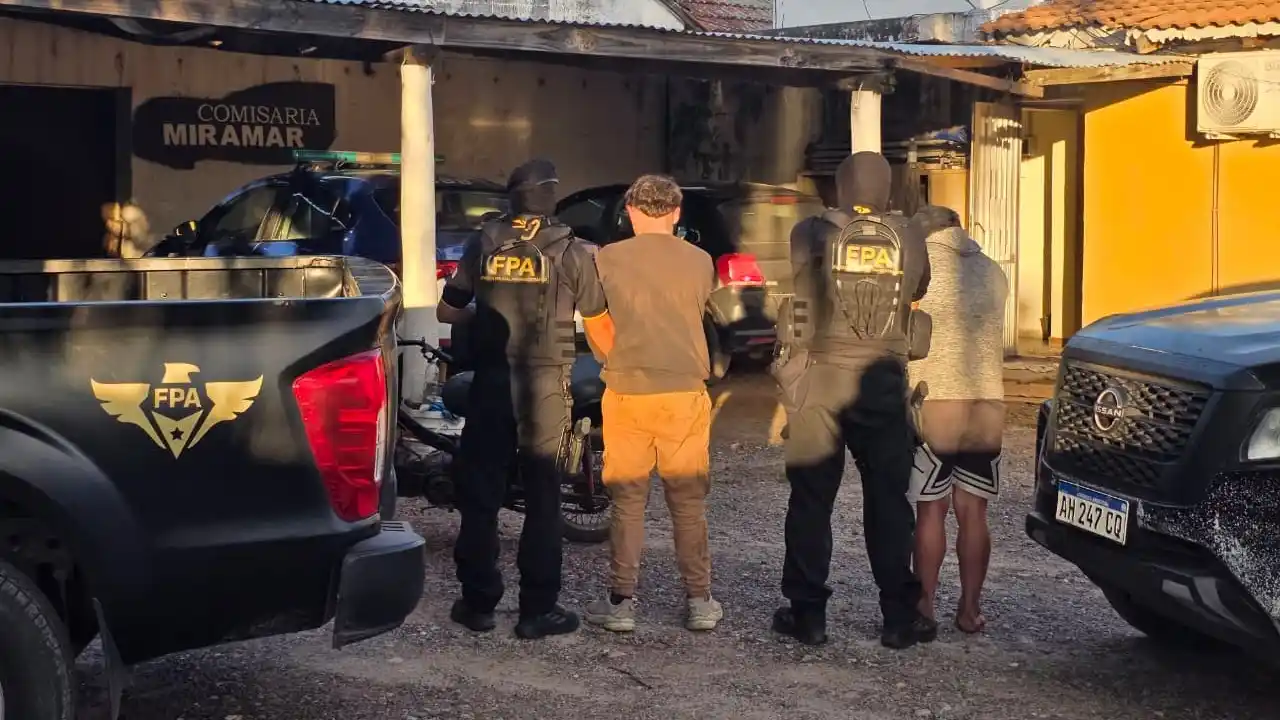 La FPA realizó controles en Miramar de Ansenuza, Marcos Juárez y Río Cuarto: dos detenidos y secuestro de drogas