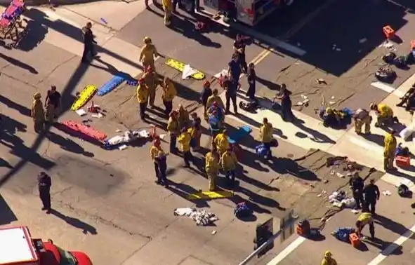 Tiroteo en California: hay 14 muertos y buscan a tres atacantes