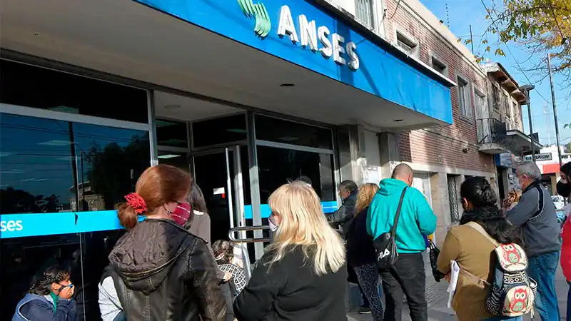 Anuncian la implementación de jubilación anticipada: cómo será y para quiénes