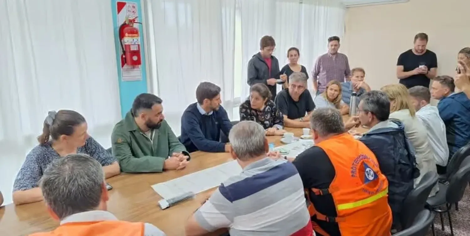 "Estamos muy presentes y vamos a seguir estando", dijo Pullaro en Vera.