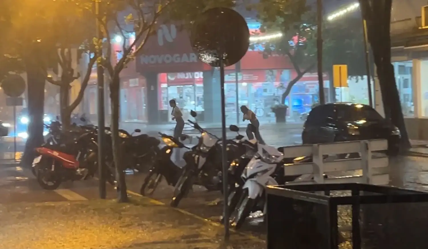 ¿A cuánto llegaron las ráfagas de viento durante la tormenta en Rafaela bajo alerta naranja? - 1