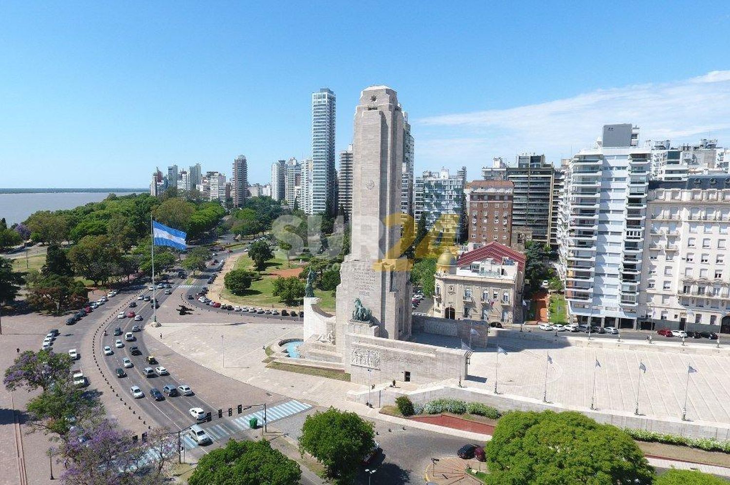 Terminó la espera: retoman la refacción del Monumento a la Bandera