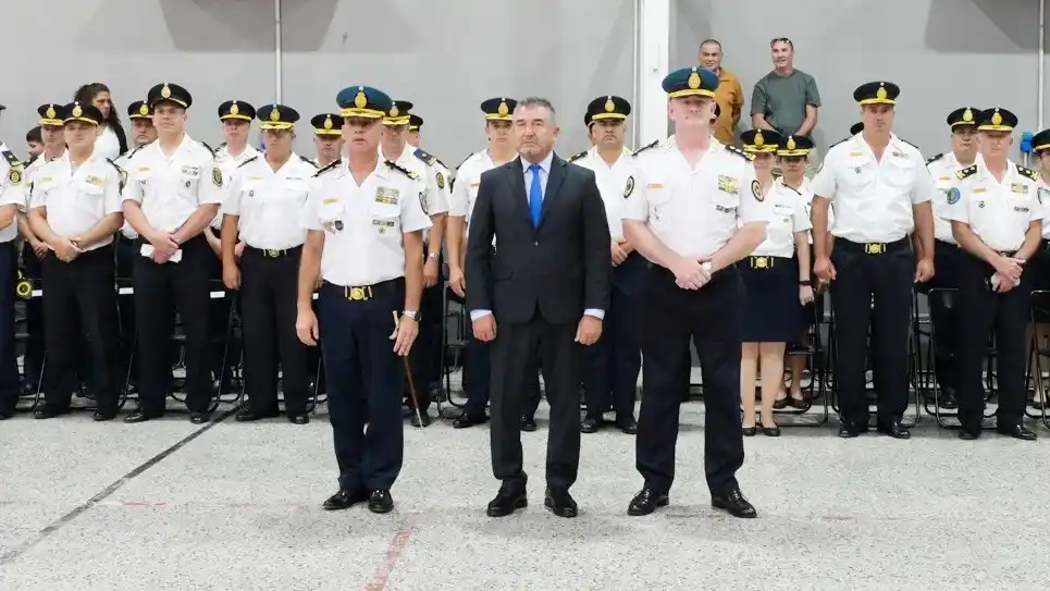 Roncaglia tomó juramento a las nuevas autoridades de la Policía de Entre Ríos