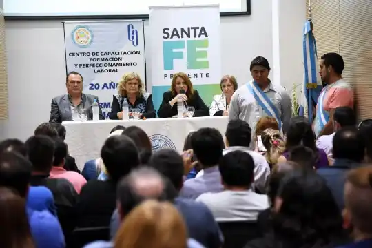 Rosario: Trabajadores municipales se suman al programa provincial Vuelvo a Estudiar