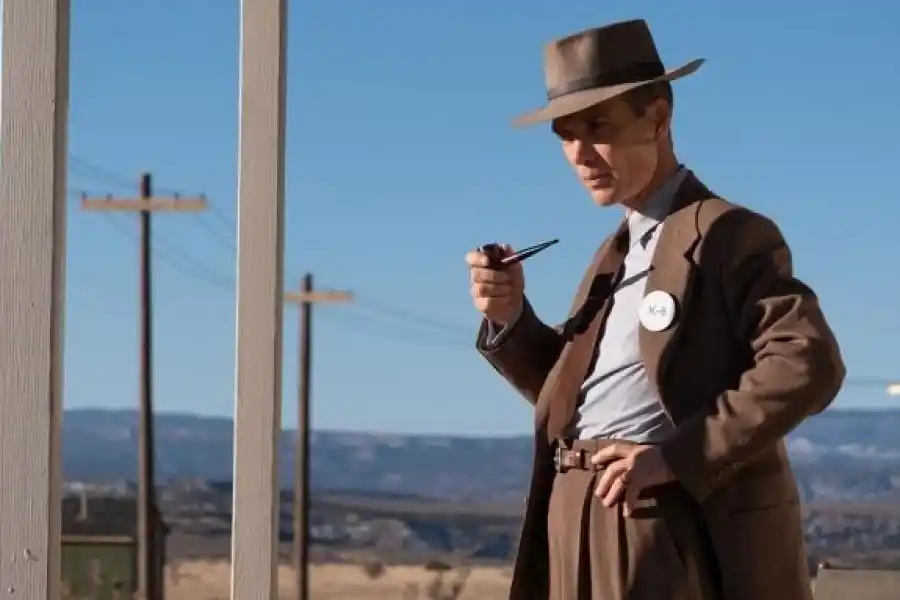 Oppenheimer” se proyectará subtitulada desde el viernes al martes, a las 21:00. El valor de la entrada es de 1100 pesos y tiene una duración de 181 minutos. El film es apto para mayores de 13 años.