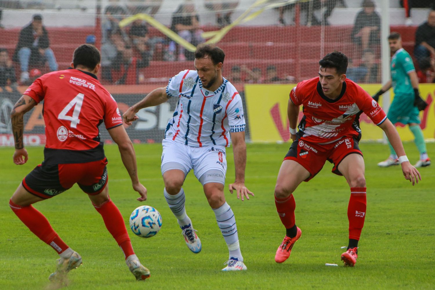 Alvarado no supo aprovechar su momento y fue goleado en Mendoza