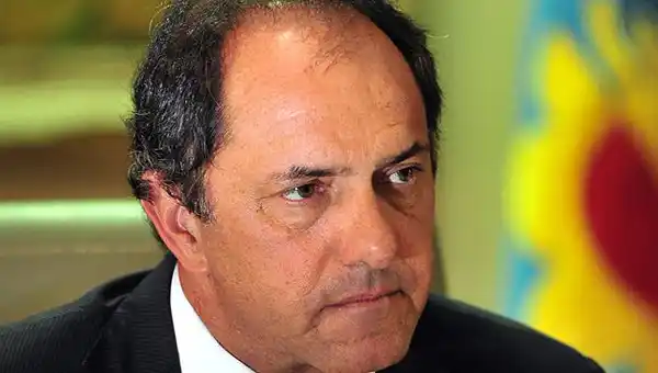Scioli defendió las políticas de seguridad y comparó la gestión kirchnerista con la de Lula