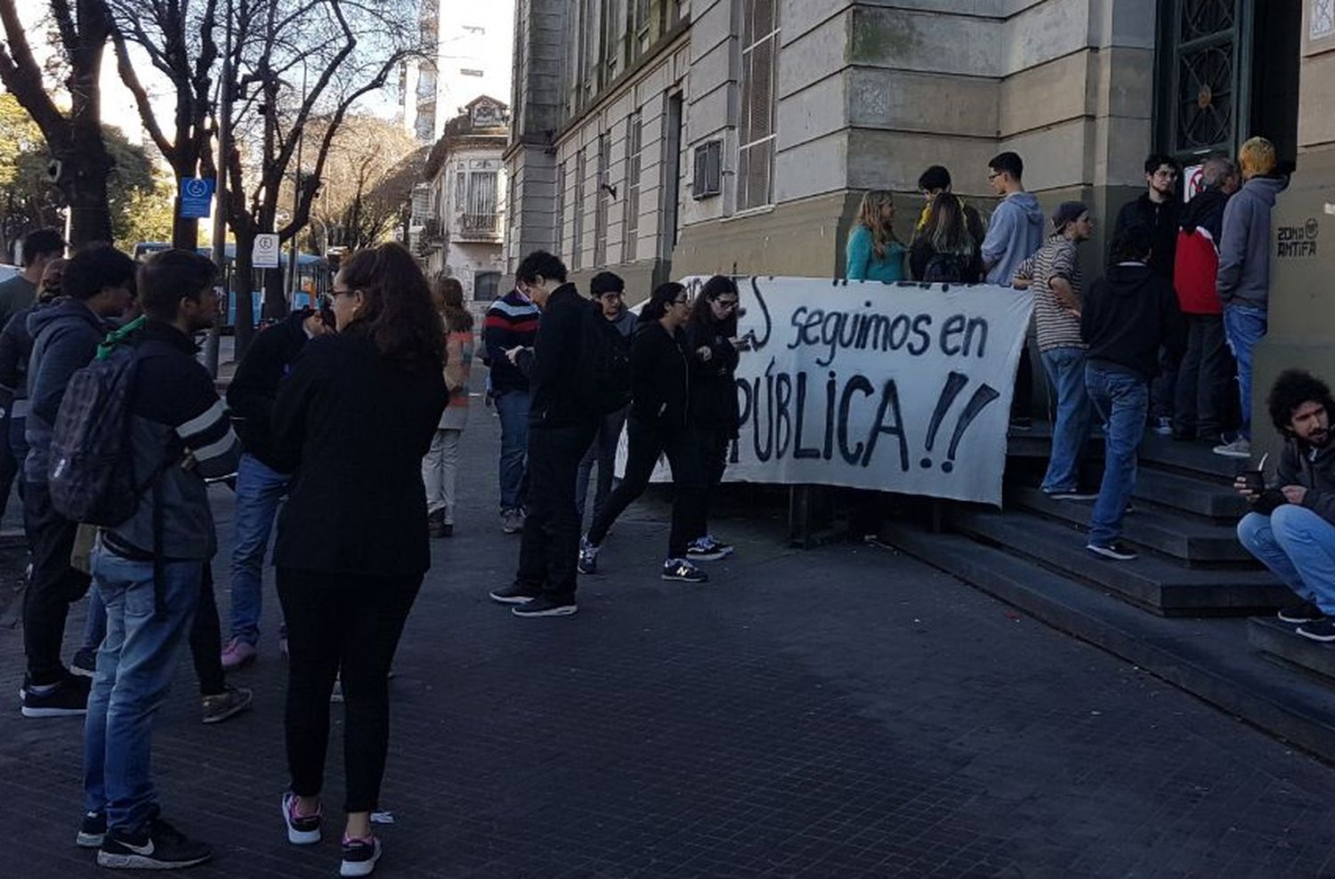 Toma de universidades: el Superior la levantó, las facultades siguen