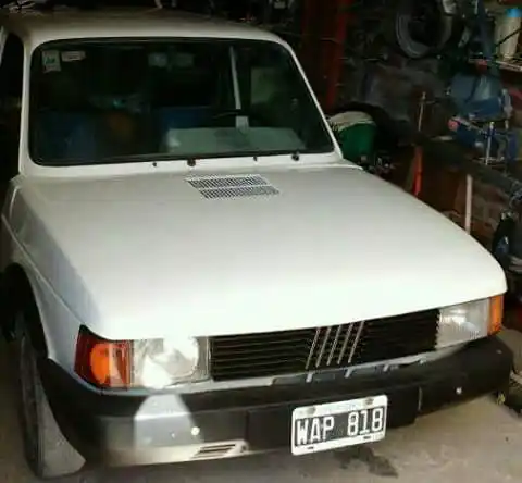 Hallaron auto robado en la Villa Díaz Vélez