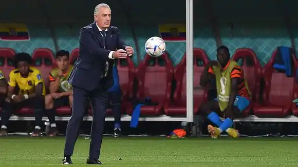 "Tengo que analizar si sigo dirigiendo", aseguró Alfaro