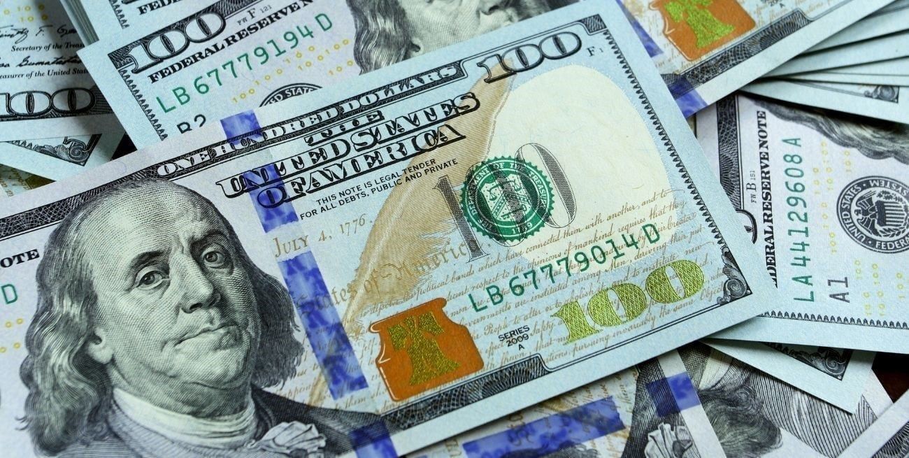 El dólar MEP subió a $1.339,79 y el contado con liquidación avanzó a $1.334,83.
