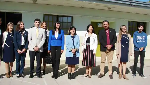 La embajadora de Francia visitó el Instituto Superior  en Disciplinas Industriales y Ciencias Agropecuarias
