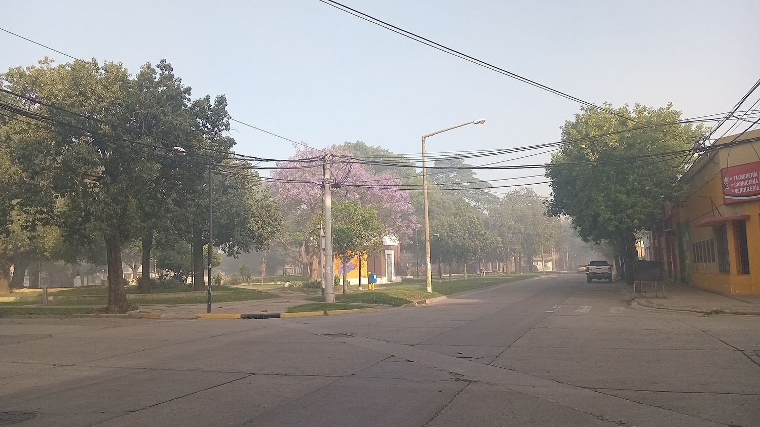 Gran presencia de humo en gran parte de la ciudad, producto de un incendio en el basural.