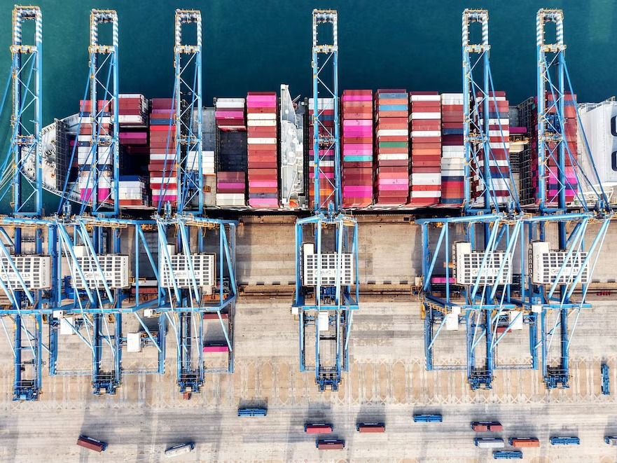 Por la suba de importaciones, el superávit comercial se reduciría a menos de la mitad este año