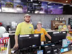 Reconocimiento a los trabajadores de estaciones de servicio en su día