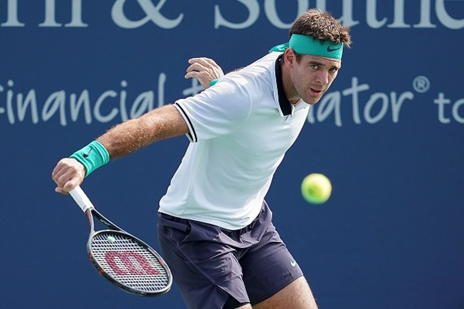 Luego de la lluvia, Del Potro ganó sin problemas