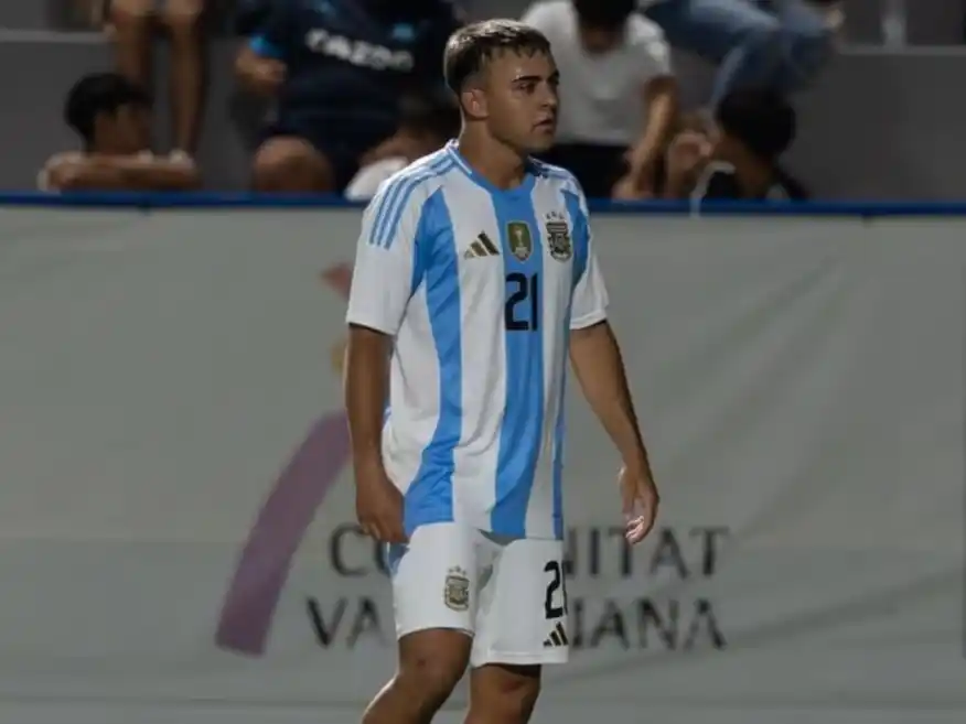 Alex Woiski vistiendo la camiseta de la Selección Argentina Sub-20