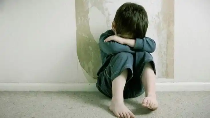 ¡CONSEJO DE PROTECCIÓN Y FISCALÍA AL TANTO! Abuela «rescata» a nieto de las manos de sus padres en Barcelona